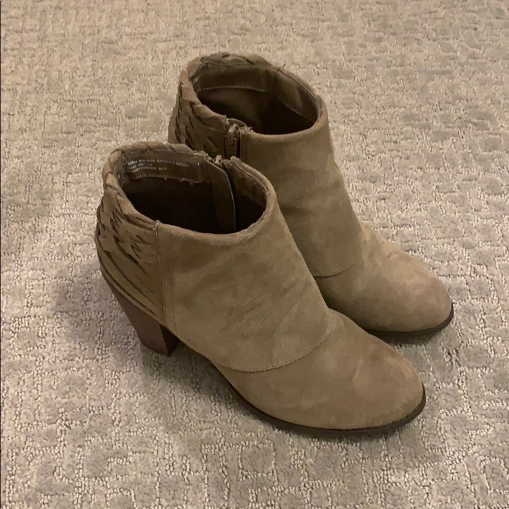 8.5 Heeled Mossimo Beige Suede Boots. Worn once.
